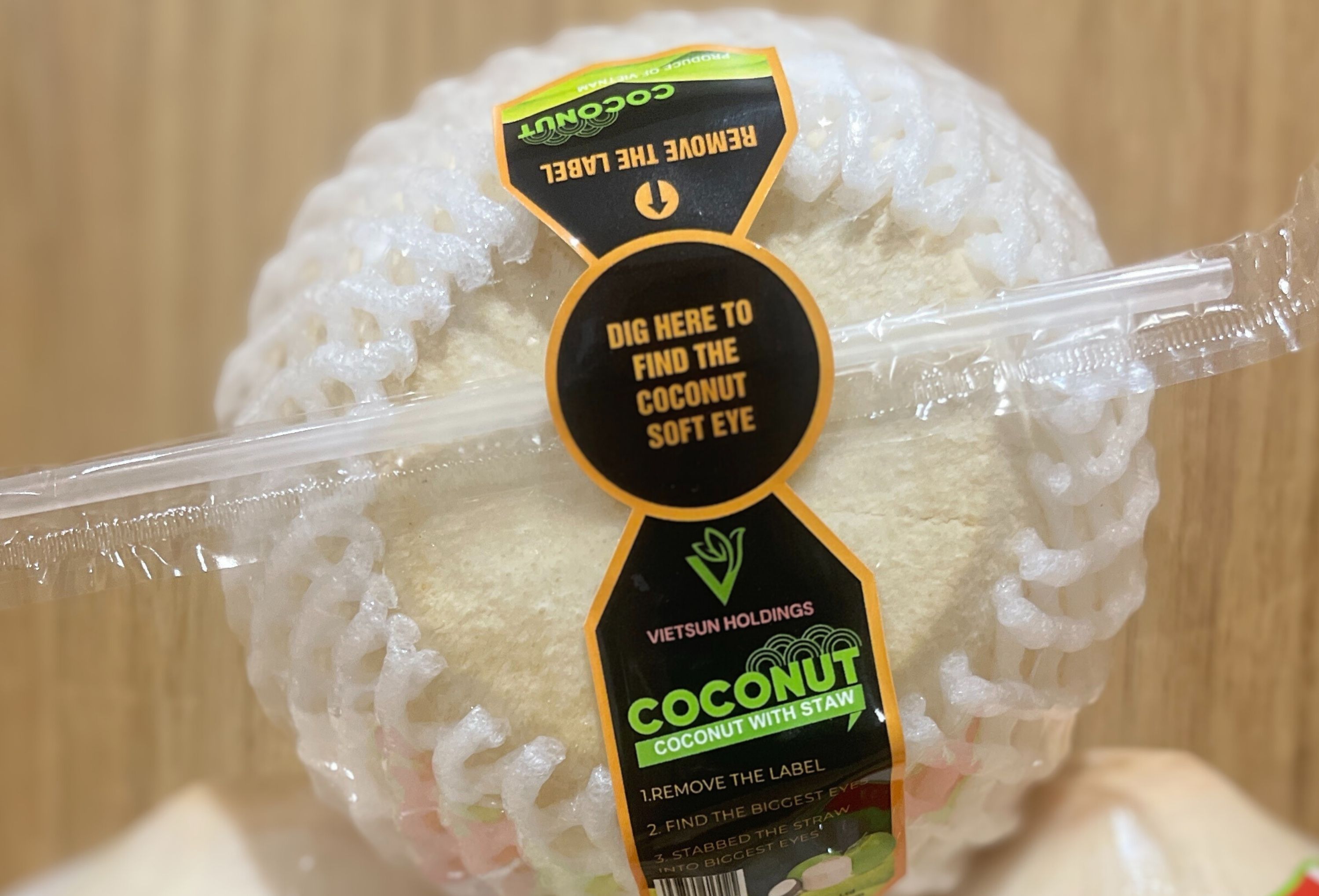 Diamond Coconut with staw