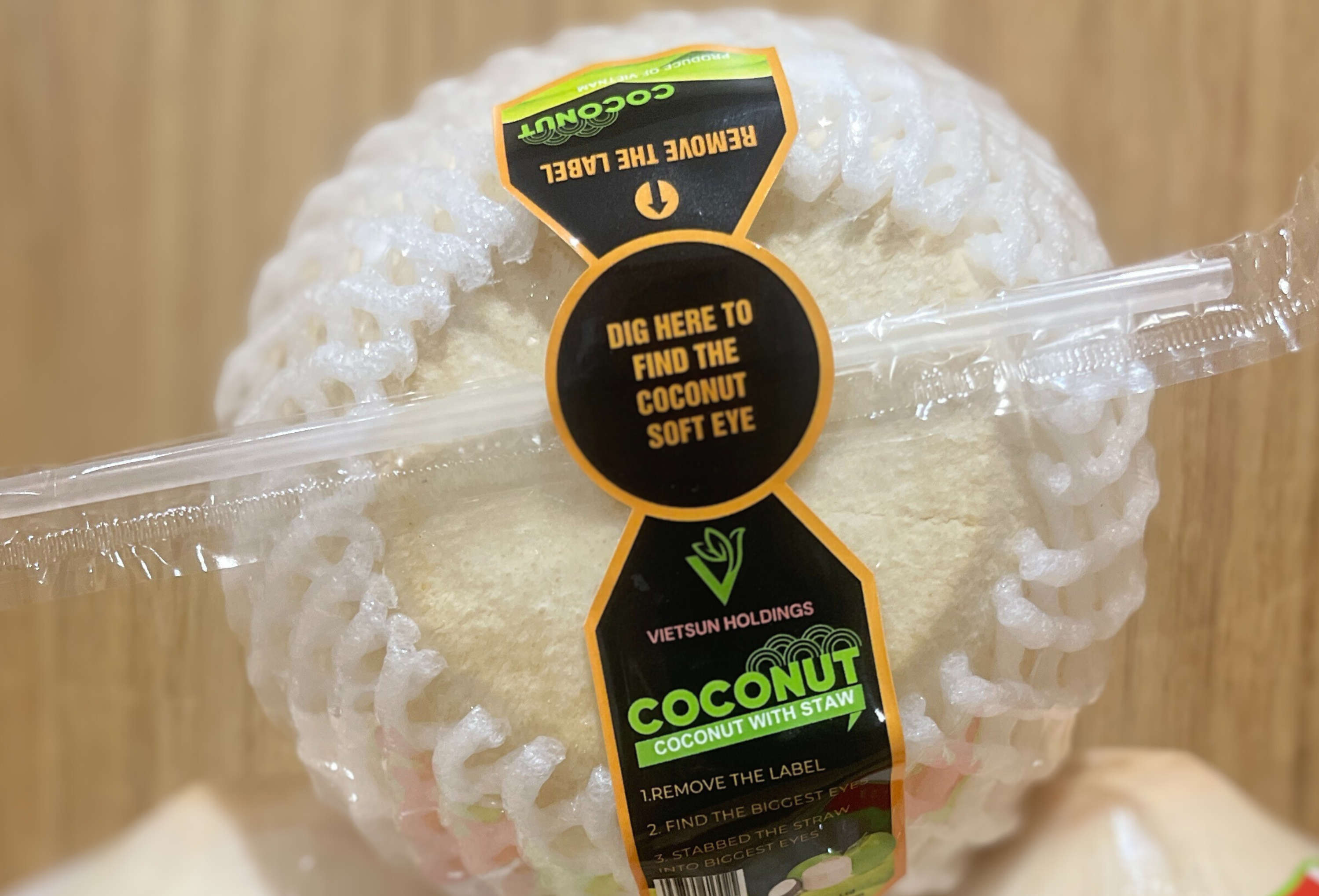 Diamond Coconut with staw